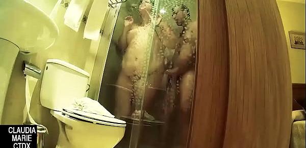  Sexo anal en la ducha para la gorda viciosa
